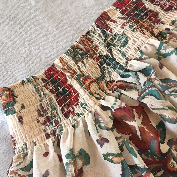 Willow & Clay Smock Off-The-Shoulder Floral Blouse - Picture 6 of 7